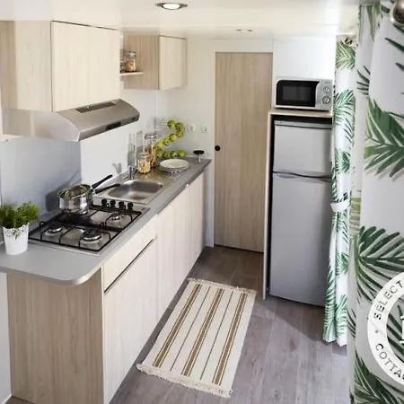 Camping Le Roussillon - Maeva